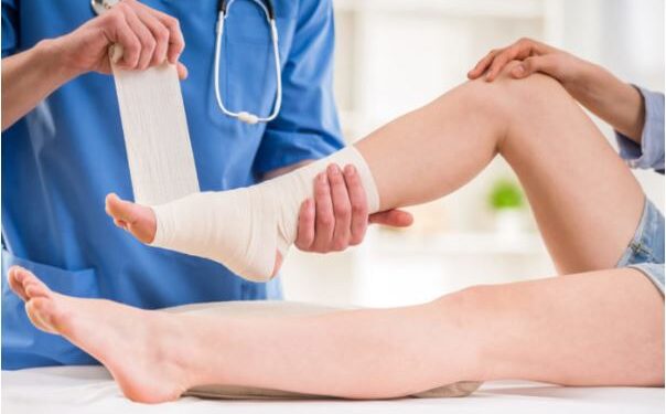 Nằm Mơ Gãy Chân Đánh Con Gì? Phân Tích Giấc Mơ Thấy Bàn Chân