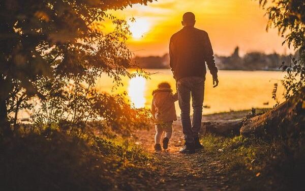 Mơ thấy người cha đã mất là điềm báo gì? Đánh số nào?