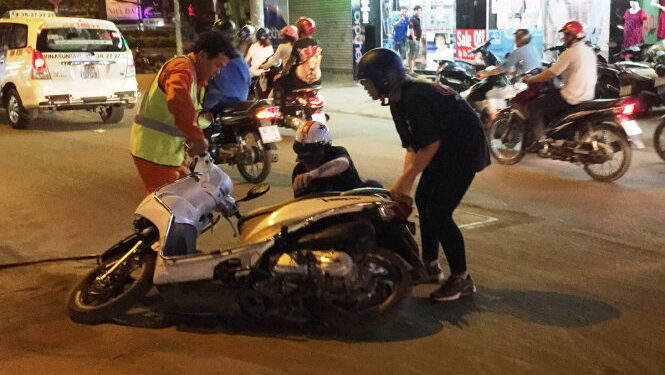 Mơ thấy bị ngã xe đánh số mấy?